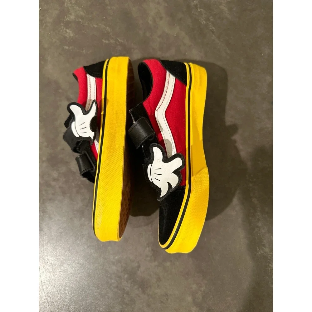 New Youth Kids size 2.5 Mickey Mouse Disney Vans